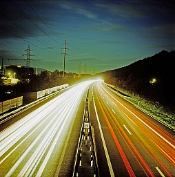 Immagine frontale/Autostrada A1 vicino a Oberentfelden di notte