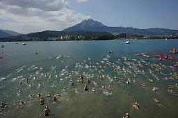 Lake crossing Lido Lucerne