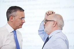 Toralf Haag, Chief Financial Officer, left, and Rolf Soiron, Chairman of the Board of Directors of L