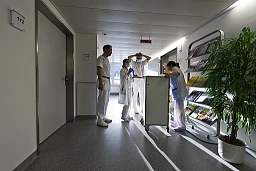 Bilder - Das Zwergspital im fernen Osten