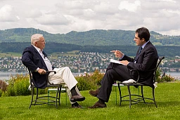 Christophe Blocher zu Hause im Interview mit Darius Rochebin Christophe Blocher zu Hause im Interview mit Darius Rochebin