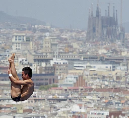 Qiu Bo (CHN) dans le ciel de Barcelone Qiu Bo (CHN) dans le ciel de Barcelone