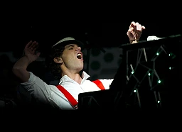 Mika al Caprices Festival 2013 Mika al Caprices Festival 2013