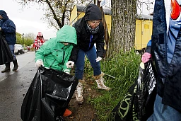 Matinée propreté. Ramassage en famille.