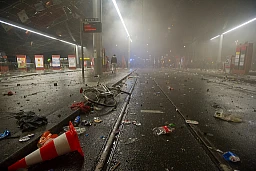 Les ravages laissés sur la place de la gare.