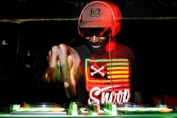 Photo (portrait DJ Zion Gate Sound) Photo (portrait DJ Zion Gate Sound)