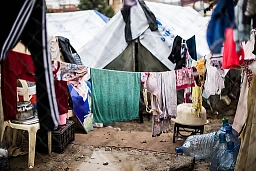 Refugee camp in Erbil: winter is approaching and the tents distributed are unsuitable.