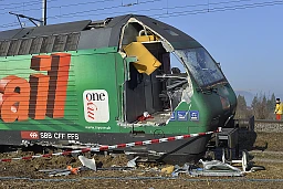 Die zerstörte Lok des Schnellzugs. Die zerstörte Lok des Schnellzugs.