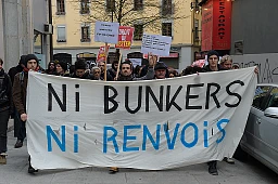 Manifestazione davanti al carcere di Champ-Dollon contro l'espulsione di un richiedente asilo Manifestazione davanti al carcere di Champ-Dollon contro l'espulsione di un richiedente asilo