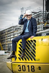Il direttore generale di Coop Svizzera, Joos Sutter, fotografato l&#39;8 ottobre 2015 nel cantiere del nuovo edificio a Pratteln.