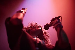 Neneh Cherry in the steam center Neneh Cherry in the steam center