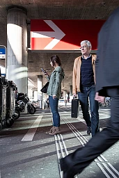 Trafic de banlieue à la gare de Hardbrücke. Trafic de banlieue à la gare de Hardbrücke.