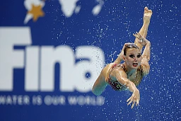 La squadra russa si esibisce durante la gara preliminare del libero combinato femminile di nuoto sincronizzato ai Campionati mondiali di nuoto FINA presso l'arena di Kazan a Kazan, Russia, il 26 luglio 2015. La squadra russa si esibisce durante la gara preliminare del libero combinato femminile di nuoto sincronizzato ai Campionati mondiali di nuoto FINA presso l'arena di Kazan a Kazan, Russia, il 26 luglio 2015.