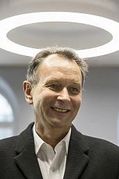 FDP party president Philipp Mueller was elected to the Council of States in the second round of voting on Sunday, November 22, 2015, in Aarau. (KEYSTONE/Alexandra Wey) FDP party president Philipp Mueller was elected to the Council of States in the second round of voting on Sunday, November 22, 2015, in Aarau. (KEYSTONE/Alexandra Wey)