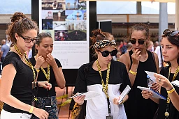 Empfang des Swiss Cinema Network im Spazio Cinema. Bei dieser Gelegenheit präsentierte ECAL den Gästen ihre DVD des Jahres 2015. Empfang des Swiss Cinema Network im Spazio Cinema. Bei dieser Gelegenheit präsentierte ECAL den Gästen ihre DVD des Jahres 2015.