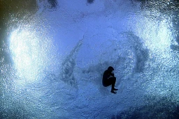 6 agosto 2016; Rio de Janeiro, BRASILE; Un tuffatore viene visto sott&#39;acqua durante una sessione di allenamento presso la sede olimpica dei tuffi