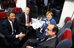 Matteo Renzi, Johann Schneider-Ammann, Francois Hollande und Angela Merckel reisen im VIP Zug während der Eröffnung des NEAT Gotthard Base Tunnel am June 1, 2016 Matteo Renzi, Johann Schneider-Ammann, Francois Hollande und Angela Merckel reisen im VIP Zug während der Eröffnung des NEAT Gotthard Base Tunnel am June 1, 2016