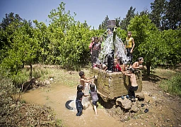Des enfants dans un camp de réfugiés au Liban Des enfants dans un camp de réfugiés au Liban