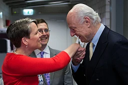 Suzi LeVine, ambasciatrice degli Stati Uniti, e Staffan Mistura, inviato delle Nazioni Unite per la Siria Suzi LeVine, ambasciatrice degli Stati Uniti, e Staffan Mistura, inviato delle Nazioni Unite per la Siria