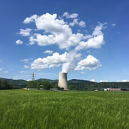 Una passeggiata poetica nella periferia svizzera. Le foto sono state scattate con un iPhone e utilizzate come blocco note per registrare i dati GPS per un progetto di libro basato sulla fotografia analogica. Una passeggiata poetica nella periferia svizzera. Le foto sono state scattate con un iPhone e utilizzate come blocco note per registrare i dati GPS per un progetto di libro basato sulla fotografia analogica.