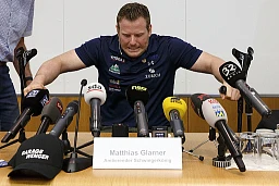 06.07.2017; Bern; Matthias Glarner äussert sich an einer Pressekonferenz zum Sturz von einer Gondel. 06.07.2017; Bern; Matthias Glarner äussert sich an einer Pressekonferenz zum Sturz von einer Gondel.