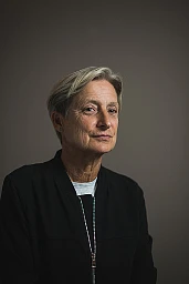 Die US-amerikanische Philosophin und Feministin Judith Butler fotografiert im Hotel Florhof in Zürich