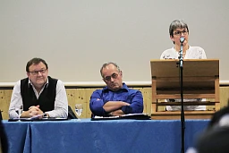 Unterschiedlich gut gelaunte Gemeinderäte Leutwils (v.l.): Jürg Maibach, Walter Scheurer, Monika Müller-Gloor Unterschiedlich gut gelaunte Gemeinderäte Leutwils (v.l.): Jürg Maibach, Walter Scheurer, Monika Müller-Gloor