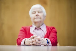 Leben mit Alzheimer, Portrait von Erika Egli im Tageszentrum des Spital Limmattal in Schlieren Leben mit Alzheimer, Portrait von Erika Egli im Tageszentrum des Spital Limmattal in Schlieren
