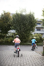 Der achtjaehrige Maél, welcher Trisomie 21 hat, verbringt einen Tag mit seiner Familie, aufgenommen am Freitag, 18. August 2017 in Buelach.