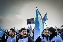 Genève, le 06.11.2018
En marge d’un examen de la situation des droits humains devant l’ONU, un millier d’Ouïghours et de sympathisants se sont retrouvés sur la place des Nations, mardi à Genève, pour dénoncer l’internement forcé de plus d’un million d’entre eux.
© Le Courrier / J.-P. Di Silvestro