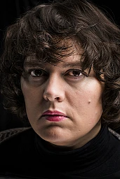 Patti Basler, Bühnenpoetin, Kabarettistin und Autorin am Dienstag (23.10.2018) vor dem ThiK Theater im Kornhaus in Baden. Foto: Thomas Egli Patti Basler, Bühnenpoetin, Kabarettistin und Autorin am Dienstag (23.10.2018) vor dem ThiK Theater im Kornhaus in Baden. Foto: Thomas Egli