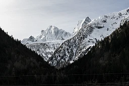Der Piz Cengalo ein halbes Jahr nach dem Murgang am Samstag (14.4.2018) in Bondo. Foto: Thomas Egli Der Piz Cengalo ein halbes Jahr nach dem Murgang am Samstag (14.4.2018) in Bondo. Foto: Thomas Egli