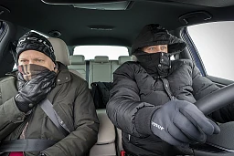 Impossible de mettre le chauffage qui viderait la batterie. Il fait zéro degré à l'intérieur et -20 dehors.