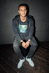 Foto: Stefan Bohrer, Dortmund/DE, 5.12.2019: Manuel Akanji, Verteidiger beim BVB und Nationalspieler fotografiert in Dortmund in einem Nachtclub.