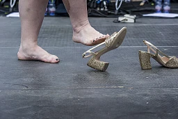Mauvoisin- 13 août 2019 - La Rocklette du Palp Festival au pied du barrage de Mauvoisin - Concert de Gossip , Beth Ditto enléve ses chaussures. Mauvoisin- 13 août 2019 - La Rocklette du Palp Festival au pied du barrage de Mauvoisin - Concert de Gossip , Beth Ditto enléve ses chaussures.