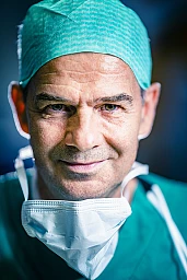 René Prêtre (Close) im OP Saal des Kinderspital Zürich