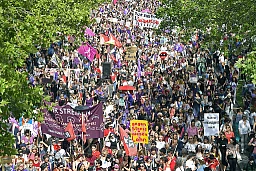 Demonstration am Frauenstreik in Zuerich am Freutag, 14. Juni 2019. (KEYSTONE/Walter Bieri)