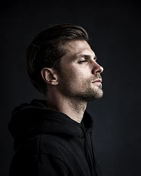 Valentin Stocker, FCB-Spieler, fotografiert am 10.4.19, um das FCB Stadion. Fotos kostas maros