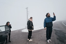 Fotoshoot im Schnee für sein Shirt-Label SAFE 505 Fotoshoot im Schnee für sein Shirt-Label SAFE 505