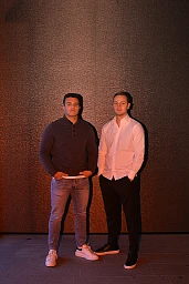 Porträt von Luca Steffen und Jascha Rudolphi in Zug