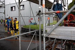 YBs Spieler vor dem einmarsch im Stadion Bruehl im Schweizer Fussball Cup 1/16 Final Spiel zwischen Illiria Solothurn und den Berner Young Boys, am Sonntag, 19. September 2021, im Stadion Bruehl in Solothurn . (KEYSTONE/Daniel Teuscher)