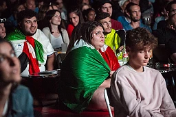 Anspannung: Noch liegt Italien im Fussball EM-Final 0:1 hinten. Anspannung: Noch liegt Italien im Fussball EM-Final 0:1 hinten.