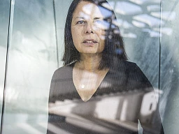 13/04/2022 - Suisse / Montricher - Portrait de Nathalie Yot, écrivaine, performeuse, en résidence à la Fondation Michalski. Matthieu Zellweger / HAYTHAM PICTURES