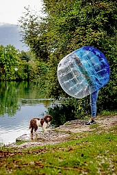 Ein Airbag für jede Lebenslage. Prävention mal anders. Ein Airbag für jede Lebenslage. Prävention mal anders.