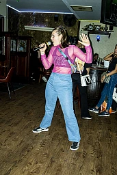 Thai Tirak Karaoke am Samstag Abend (30.4.2022) in Zürich. Foto: Thomas Egli