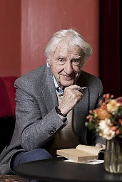 Emil Steinberger, Kabarettist, Schriftsteller, Regisseur und Schauspieler, portraitiert am 20. Oktober 2022 im Hotel Seegarten in Zürich. Emil Steinberger, Kabarettist, Schriftsteller, Regisseur und Schauspieler, portraitiert am 20. Oktober 2022 im Hotel Seegarten in Zürich.