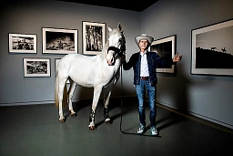 Hannes Schmid, Schweizer Fotograf und Fotokünstler, IPFO Vernissage Mythos & Ethos der Ausstellung von Hannes Schmid, 9. Juni 2022, Olten SO Hannes Schmid, Schweizer Fotograf und Fotokünstler, IPFO Vernissage Mythos & Ethos der Ausstellung von Hannes Schmid, 9. Juni 2022, Olten SO