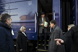 Alain Berset, President of the Swiss Confederation, gets off the night train at railway station in Nemishaieve, Ukraine, Saturday, November 25, 2023. Alain Berset, President of the Swiss Confederation, gets off the night train at railway station in Nemishaieve, Ukraine, Saturday, November 25, 2023.