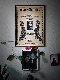 Ehrentafel von Viktor Begle in seinem Zimmer in der Bieler Altersresidenz Schlössli, 24.07.23, Biel. Ehrentafel von Viktor Begle in seinem Zimmer in der Bieler Altersresidenz Schlössli, 24.07.23, Biel.