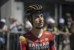 Gino Maeder from Switzerland of Bahrain-Victorious looks on prior the second stage, a 173.7 km race from Beromuenster to Nottwil, at the 86th Tour de Suisse UCI World Tour cycling race, on Monday, June 12, 2023. (KEYSTONE/Gian Ehrenzeller) Gino Maeder from Switzerland of Bahrain-Victorious looks on prior the second stage, a 173.7 km race from Beromuenster to Nottwil, at the 86th Tour de Suisse UCI World Tour cycling race, on Monday, June 12, 2023. (KEYSTONE/Gian Ehrenzeller)
